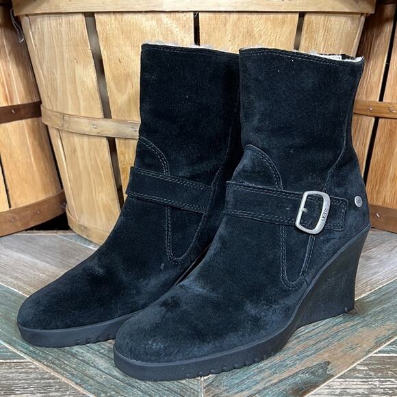 UGG Gissella Black Suede Shearling Lined Wedge Mid Calf Ankle Boot Womens Size 9 - Picture 3 of 12